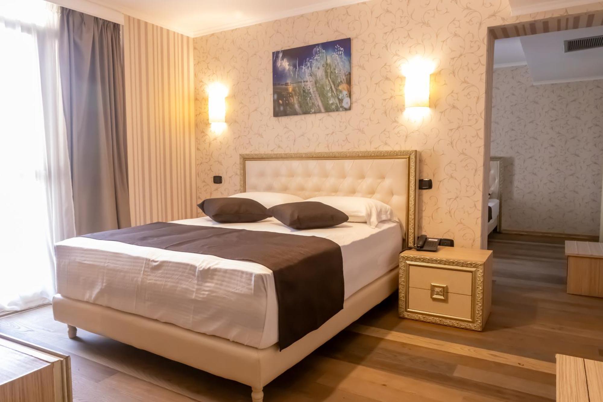 Amh Hotel Дуррес Экстерьер фото