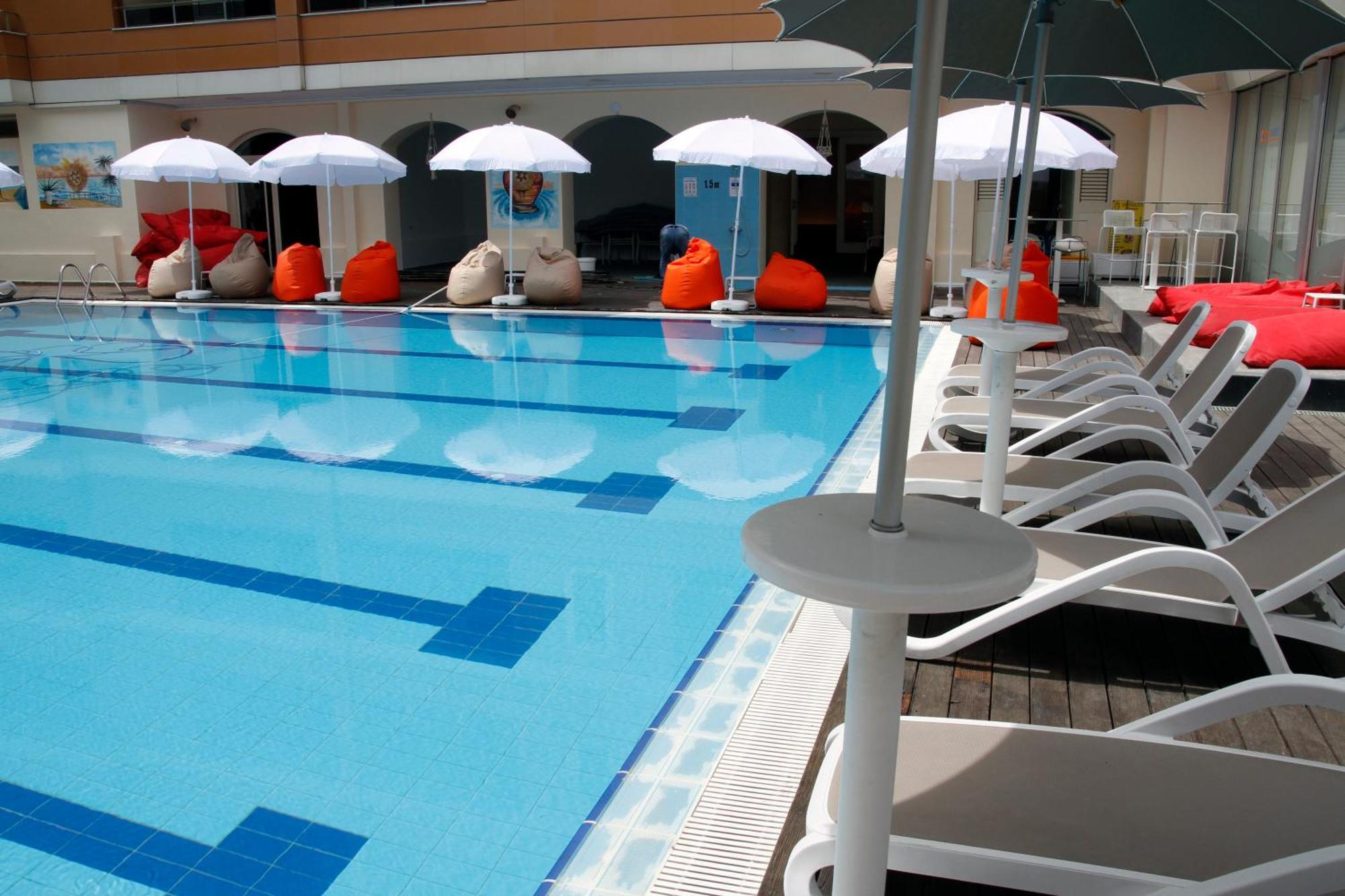 Amh Hotel Дуррес Экстерьер фото
