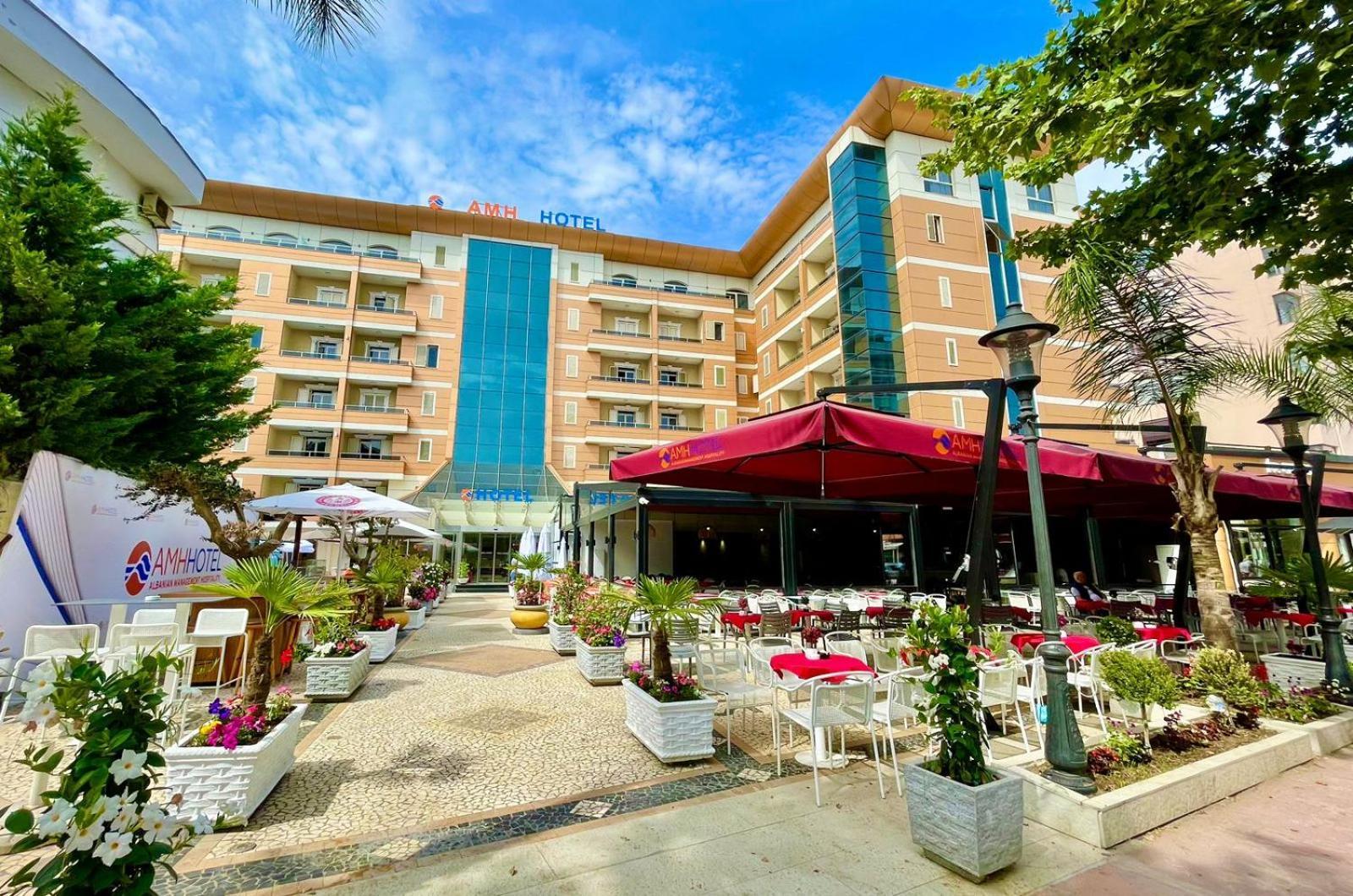 Amh Hotel Дуррес Экстерьер фото