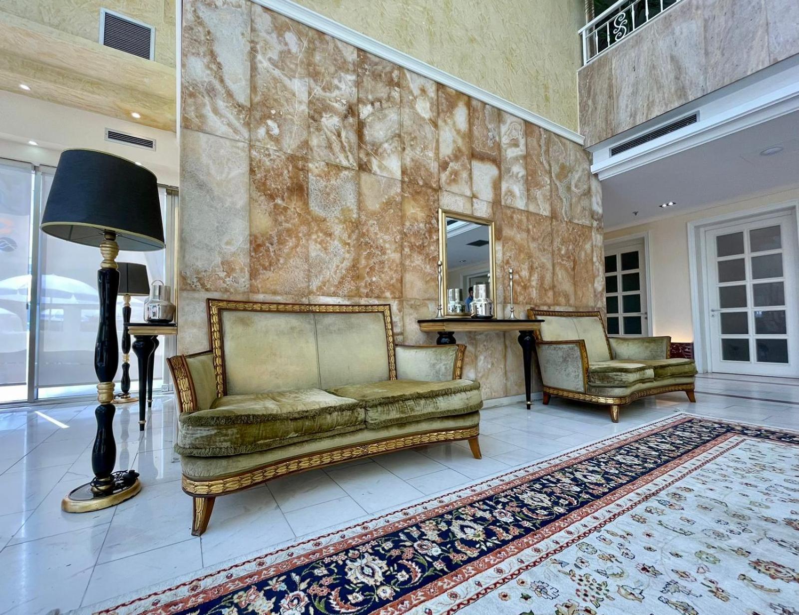 Amh Hotel Дуррес Экстерьер фото