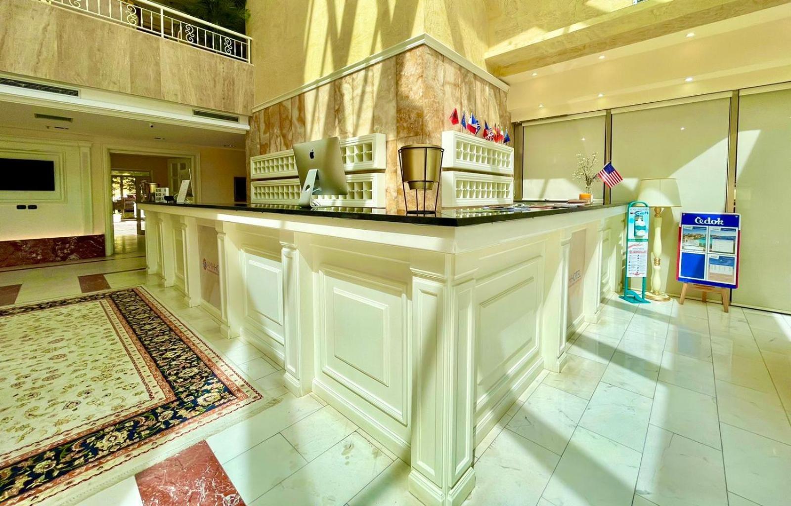 Amh Hotel Дуррес Экстерьер фото