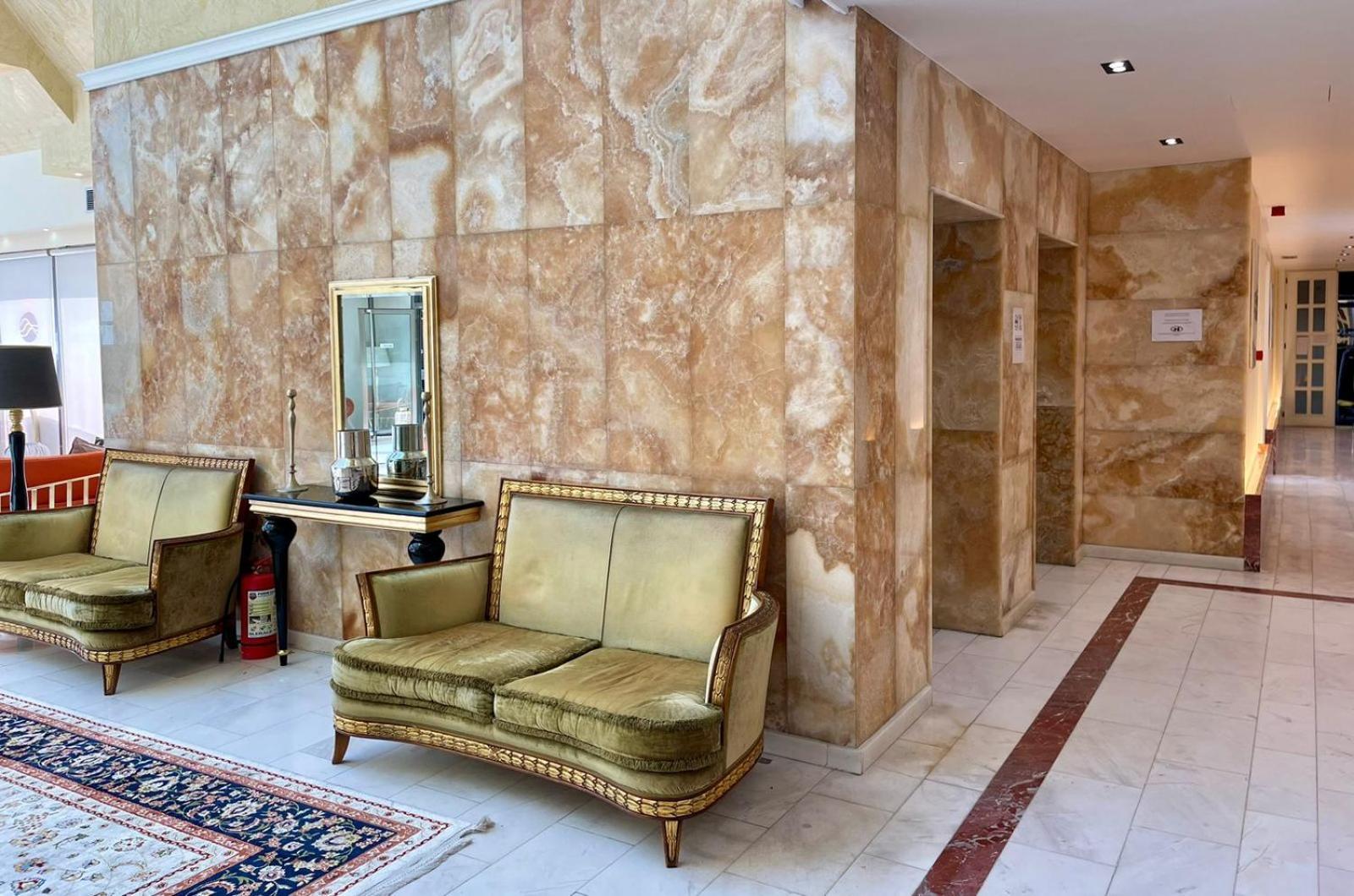 Amh Hotel Дуррес Экстерьер фото