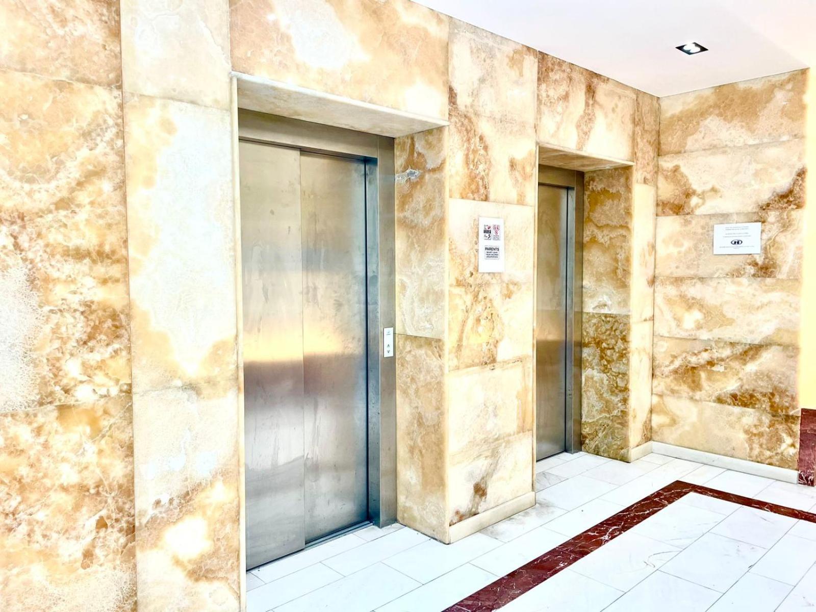Amh Hotel Дуррес Экстерьер фото
