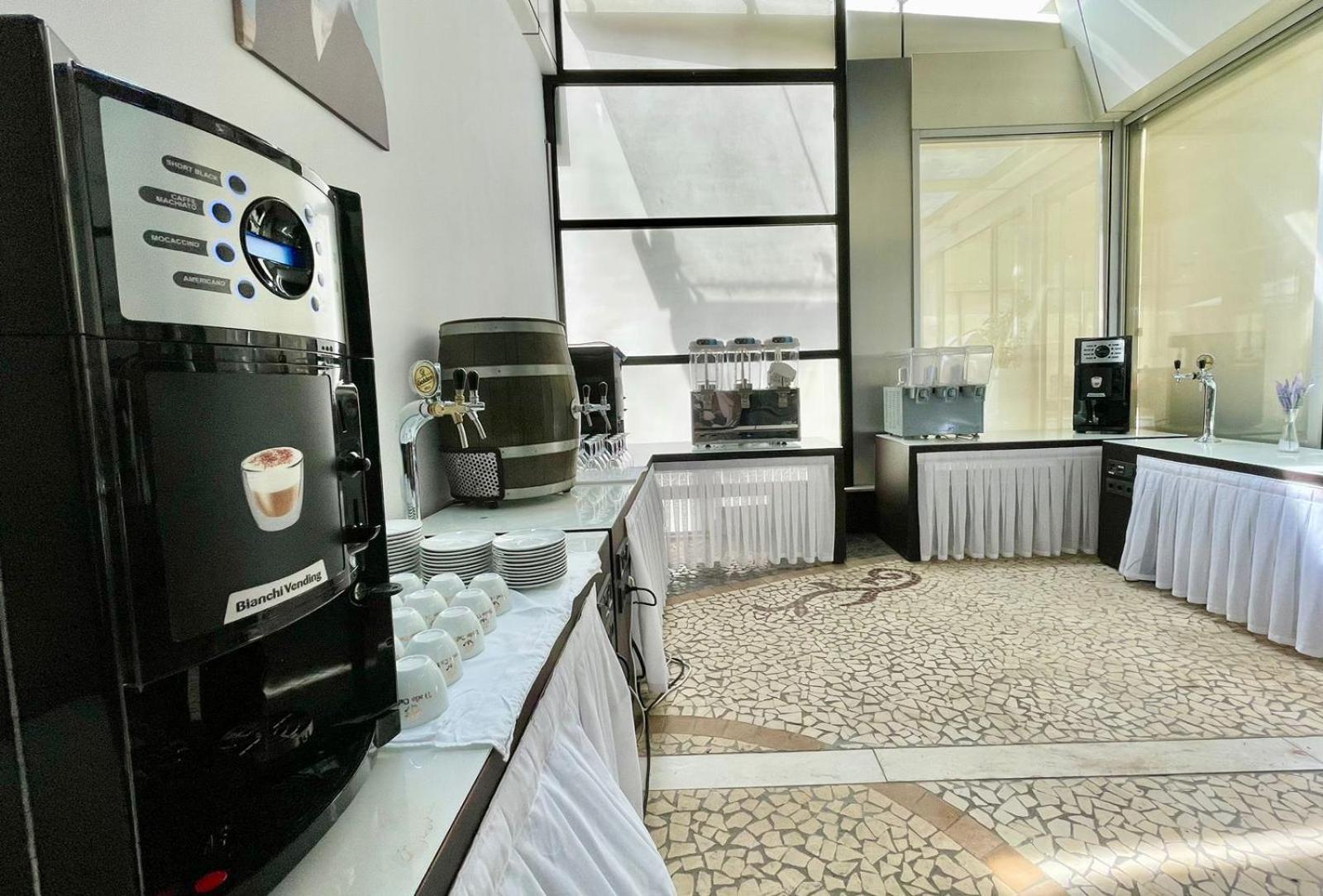 Amh Hotel Дуррес Экстерьер фото